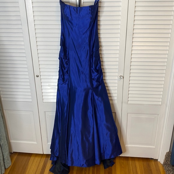 BG Haute | Navy Blue Strapless Ballgown | Size 10 - Picture 1 of 8